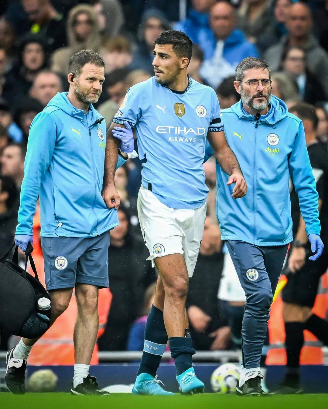 亨利批萨拉赫：此类事情不应公开谈论，我在巴萨时就没这么干