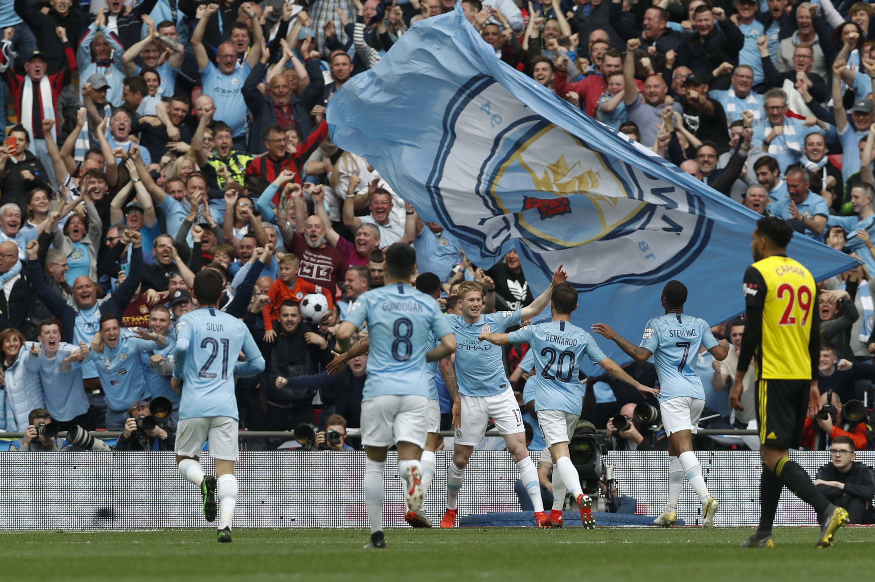 德天空：多特关注昆滕-廷贝尔；布兰特开始学习西班牙语