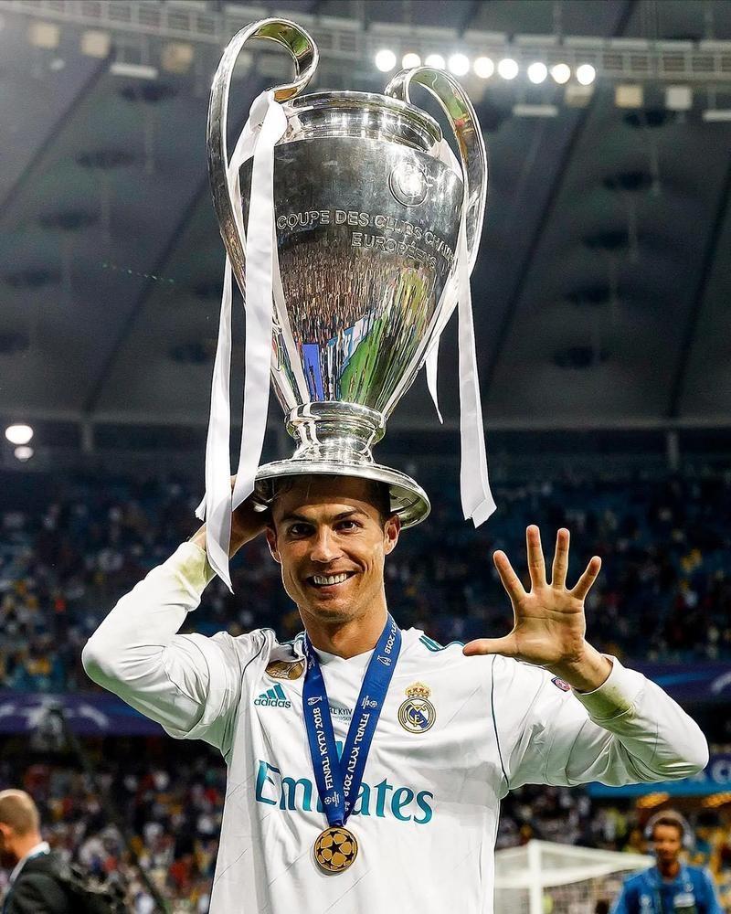 足球巴萨后防大将伤缺四周，主帅表情凝重