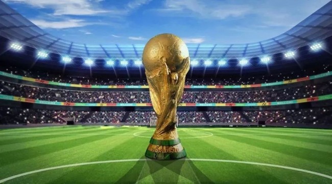 被记者问如何迅速克服伤病，刚果中场萨迪基举起圣经笑而不语（记者问他如何迅速伤愈，刚果中场萨迪基举起圣经，微笑不语）