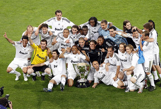 勒布朗·詹姆斯连续得分上双场次定格在1297场！NBA历史第一