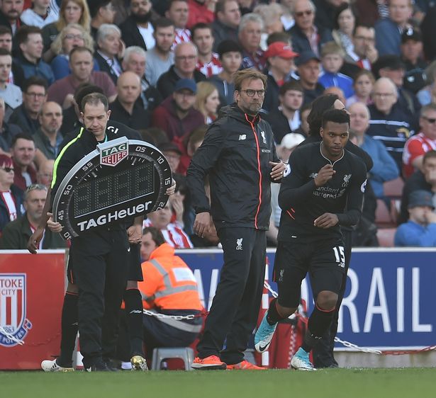 罗马诺：埃及小将渴望加盟巴萨，但因母队索要高额转会费受阻（罗马诺：埃及新星愿投巴萨，母队高额要价令转会受阻）