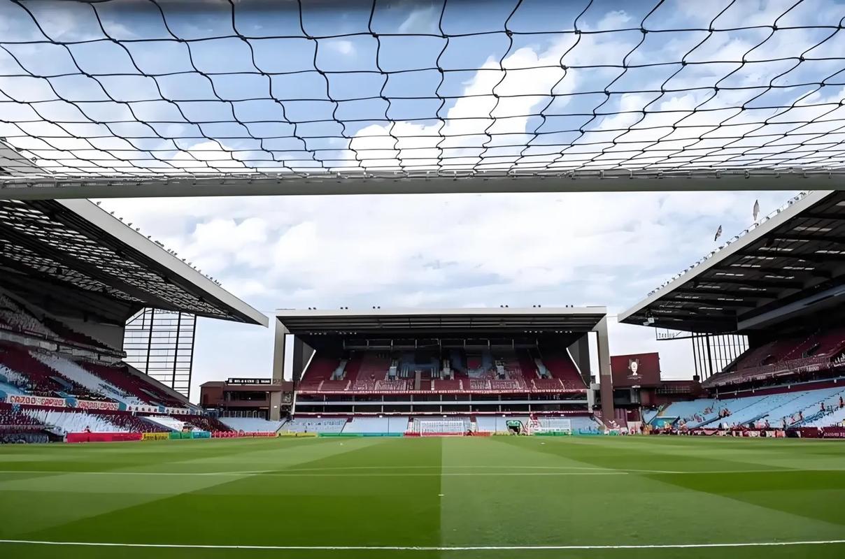 欧冠最新积分榜：拜仁取胜升至第2，利物浦第8，巴萨第14（欧冠积分榜更新：拜仁告捷升至次席，利物浦第八，巴萨第十四）