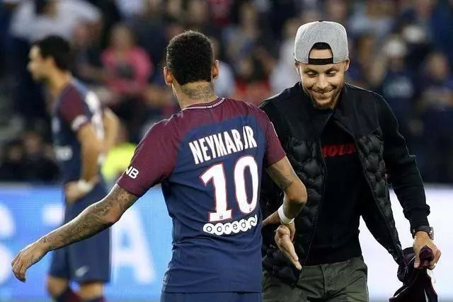 弗兰克：克罗地亚队成功的原因是团结；我曾看着魔笛比赛长大